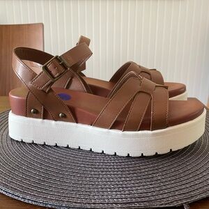 New! Mia platform sandals